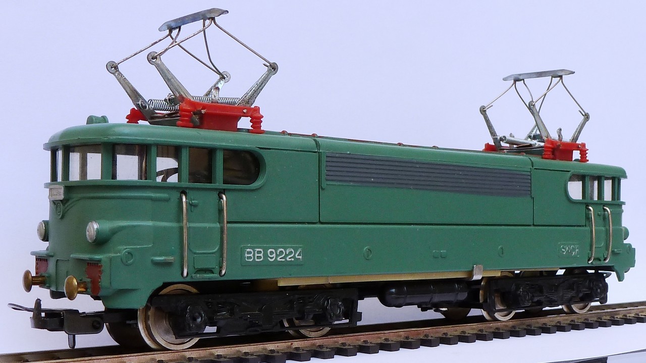 12 SNCF BB 9200